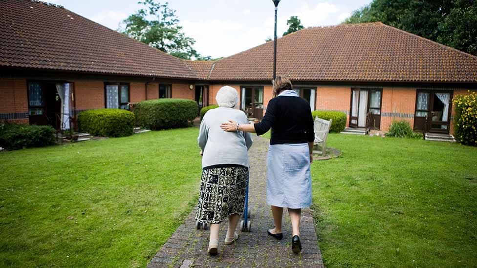 Kleinanzeigen für Alltagshelfer: Haushaltshilfen, Gärtner und Handwerker in Ihrer Nähe