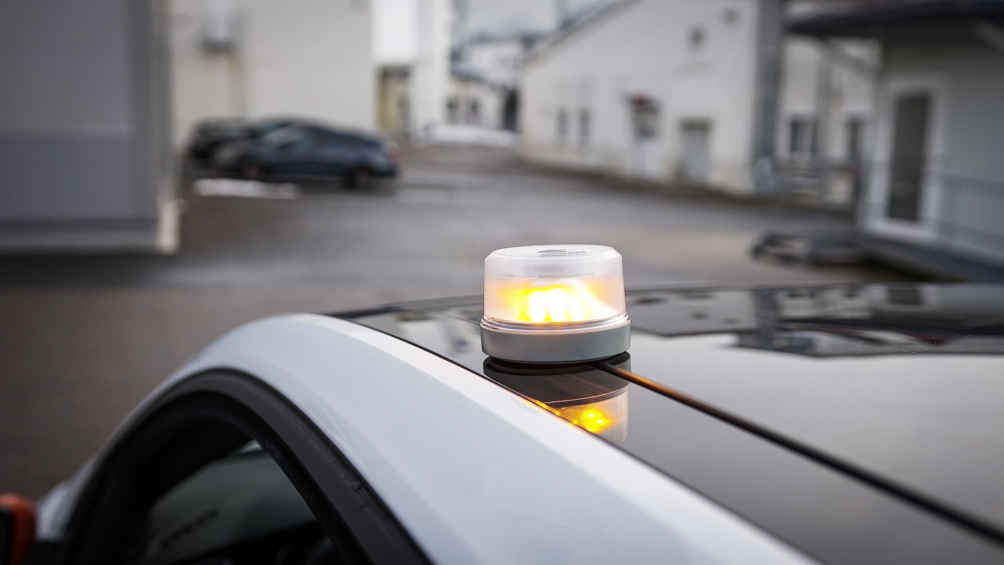 Warnleuchte V16: Einfache Handhabung, maximale Sicherheit