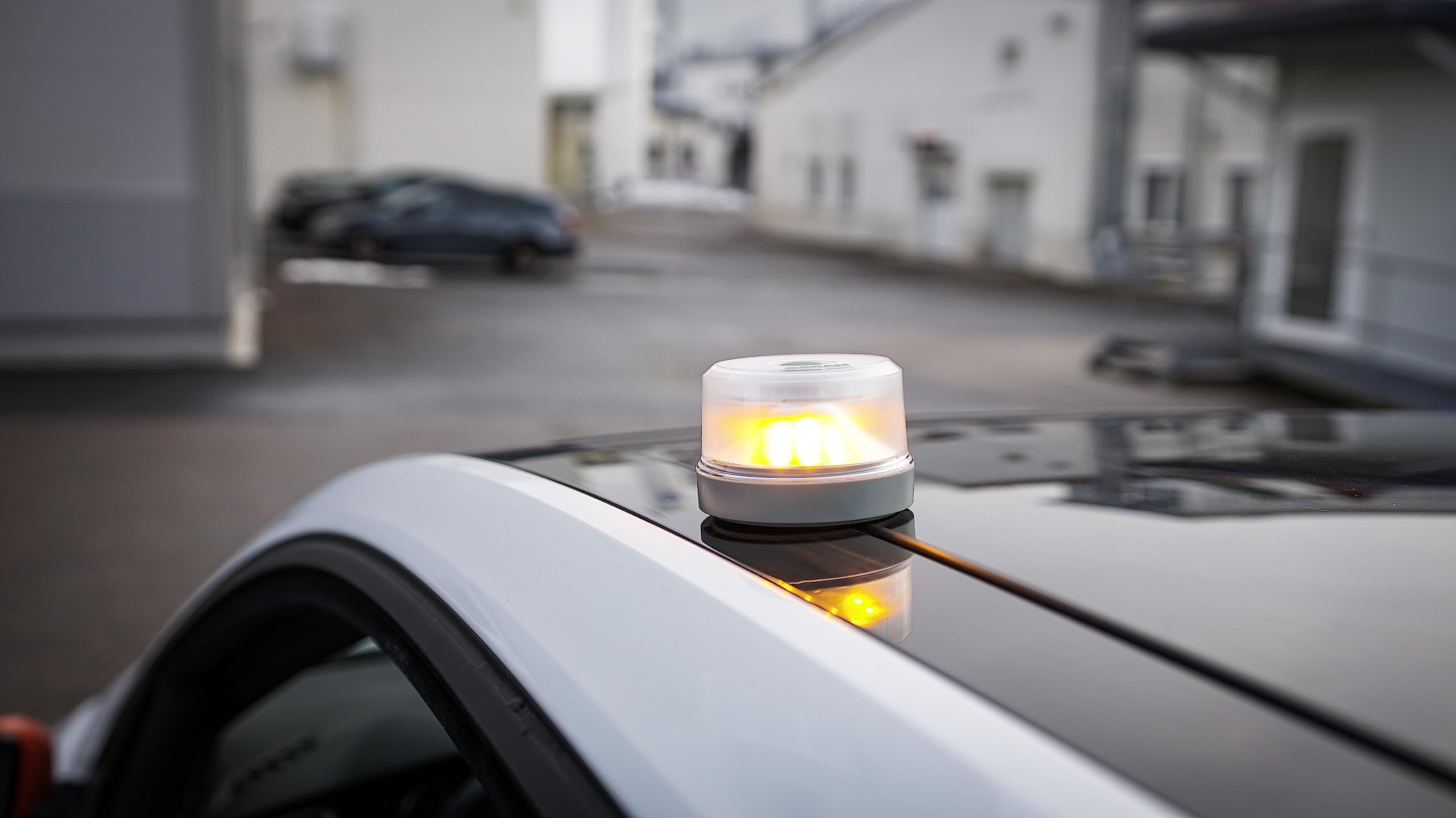 Warnleuchte V16: Einfache Handhabung, maximale Sicherheit