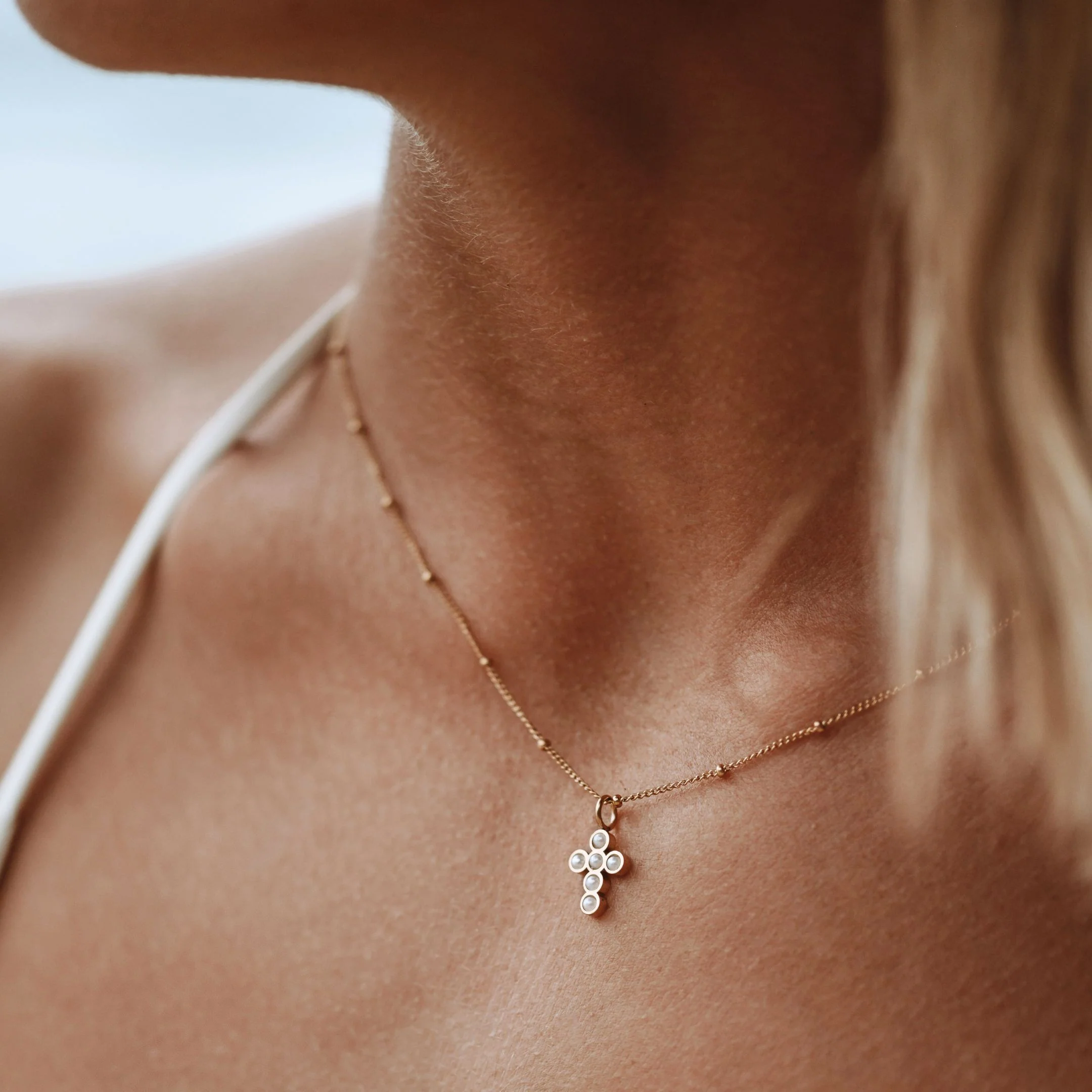 Entdecken Sie die Vielfalt der Kreuzketten: Elegante Schmuckstücke bei Czarina Jewellery